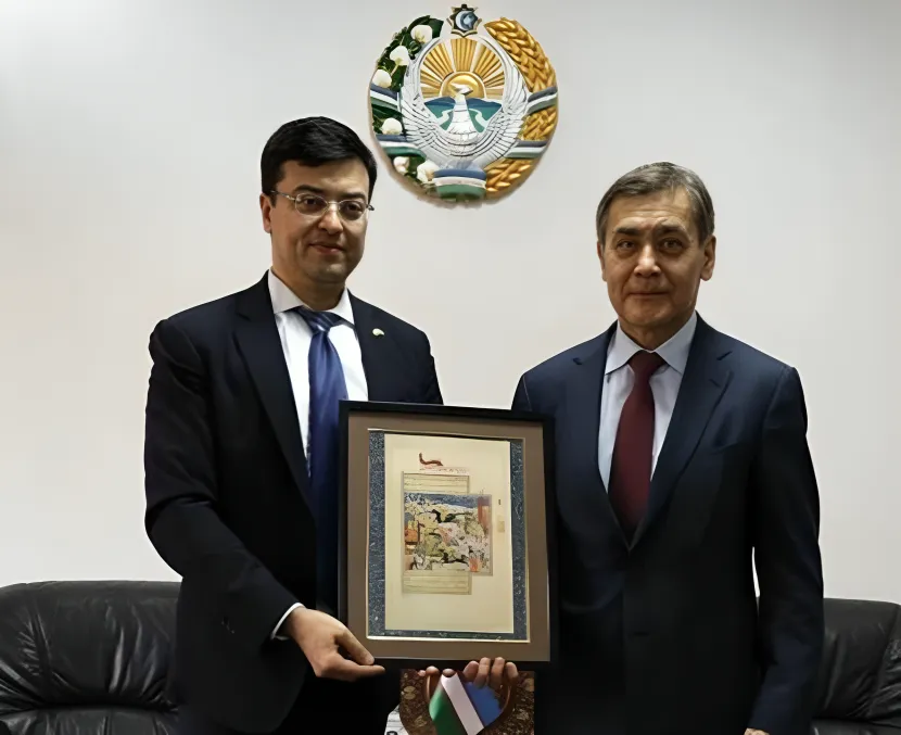 O'zbekiston elchisi ShHT bosh kotibi bilan uchrashdi