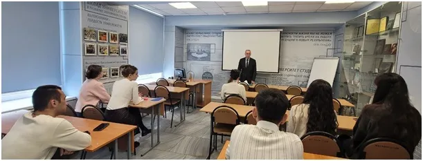 O'zbekiston diplomatlari Sankt-Peterburg shahrida tahsil olayotgan vatandoshlar bilan uchrashdilar