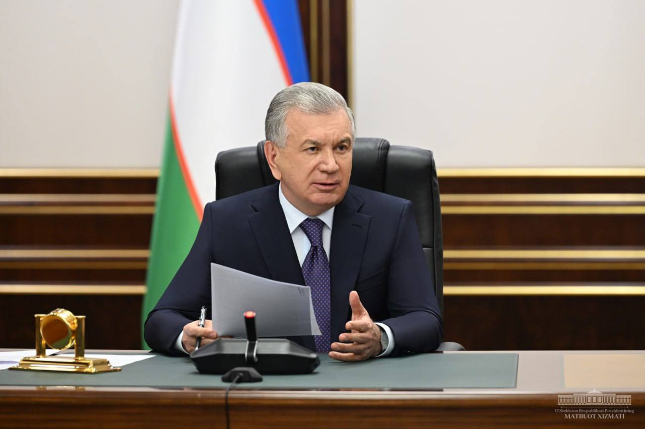 Shavkat Mirziyoyev iqtisodiyotni barqaror rivojlantirish va tarmoqlarning raqobatbardoshligini oshirish masalalari muhokamasi yuzasidan yig‘ilish o‘tkazdi.