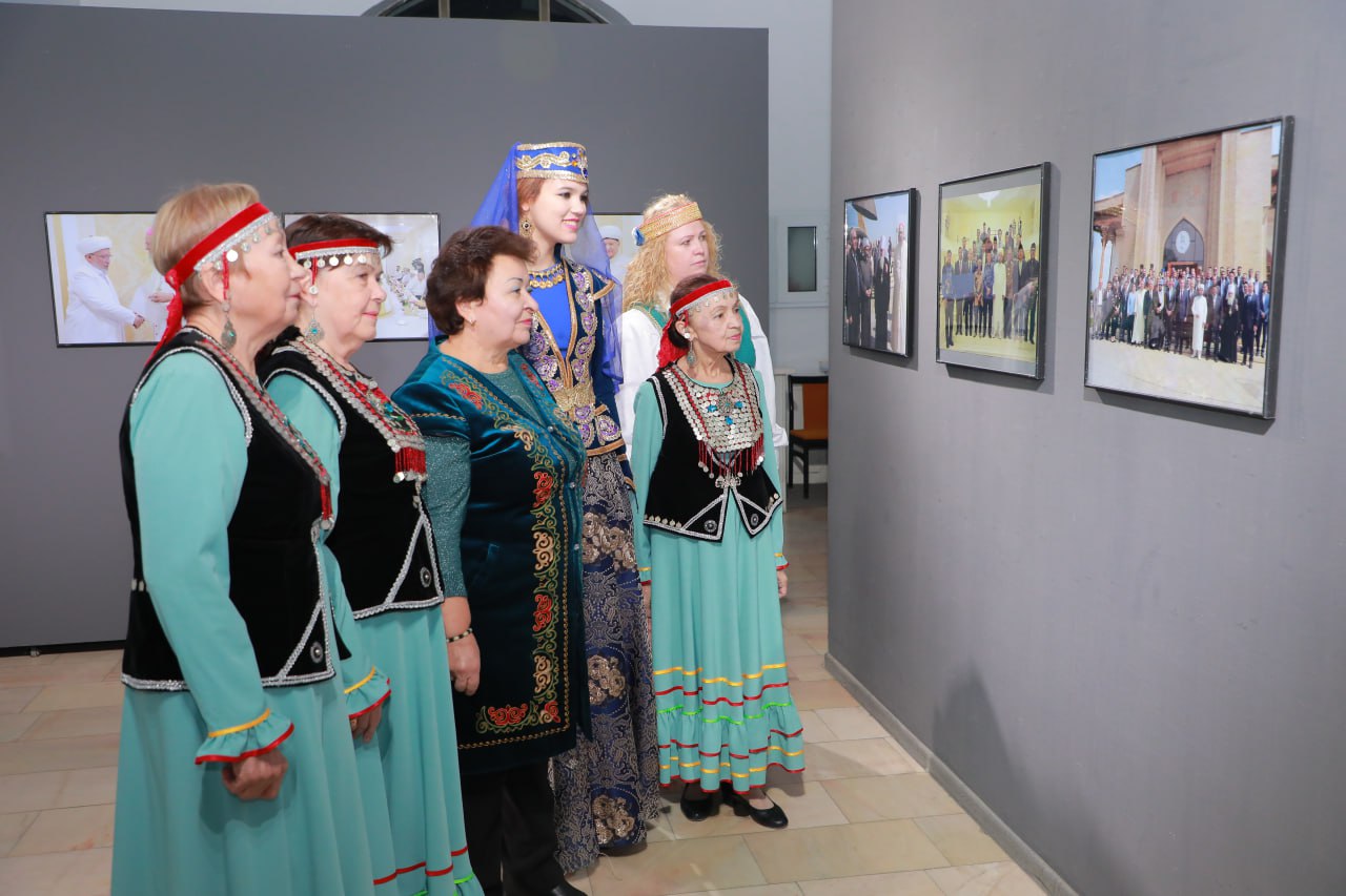 “О‘ZBEKISTON – BAG‘RIKENG DIYOR”  FOTOKО‘RGAZMASI