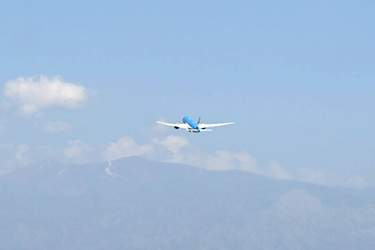 O‘zbekiston Prezidenti Budapeshtga jo‘nab ketdi